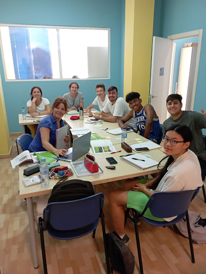 Academia English & More - Sevilla